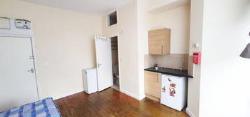 Studio to rent in Springfield, London E5