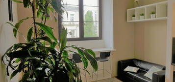 Kawalerka Plac Teatralny (metro M1) cozy apartment