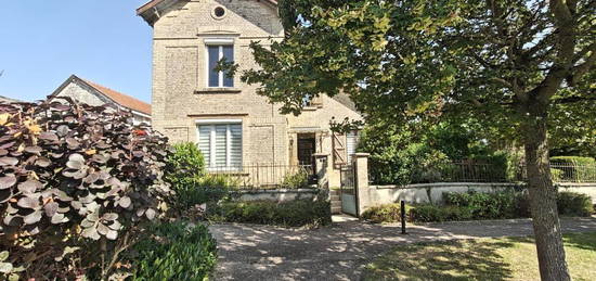 Maison  à vendre, 5 pièces, 2 chambres, 115 m²