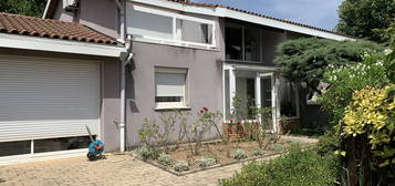 Maison 1 étage à vendre, 6 pièces, 4 chambres, 150 m²
