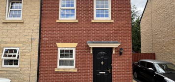 Town house to rent in Woodbourn Gardens, Wombwell, Barnsley S73