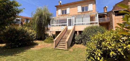 Ensemble de 2 maisons avec garage dependances et jardin