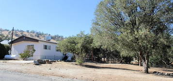 138 Lake Dr, Bodfish, CA 93205