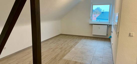 2,5 ZKB Wohnung 65qm Dachgeschoss renoviert Garten