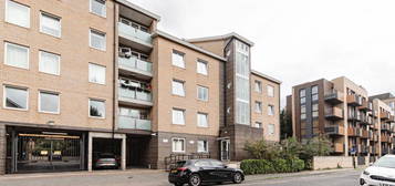 3 bed flat to rent