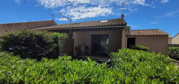 Petite maison climatisée avec jardinet, terrasse dans un qua