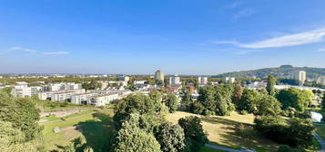 Lichtdurchflutete 3 Zimmerwohnung mit Blick ins Rheintal, nähe LGS Gelände