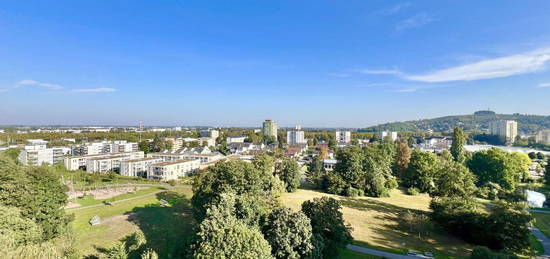 Lichtdurchflutete 3 Zimmerwohnung mit Blick ins Rheintal, nähe LGS Gelände