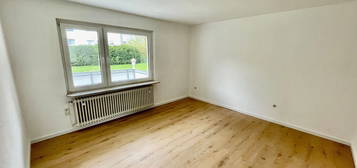 Helle, renovierte 3-Zimmer-Wohnung mit EBK und Balkon, Remscheid