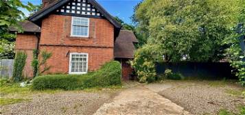 Detached house to rent in Coggeshall Road, Braintree CM7