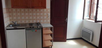 T1 bis - kitchenette - baignoire - entre fac et centre ville