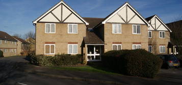 Flat to rent in Rockall Court, Langley, Berkshire SL3