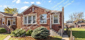 2544 Grove Ave, Berwyn, IL 60402