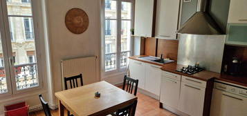 Location Appartement - 3ème ét. Avec ascenseur - 42 m2 - Meublé