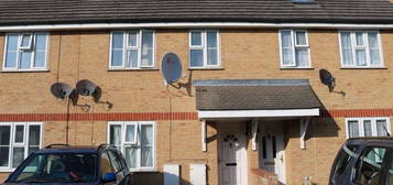 Terraced house to rent in Arthur Street, Grays RM17