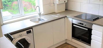 3 bedroom flat to rent