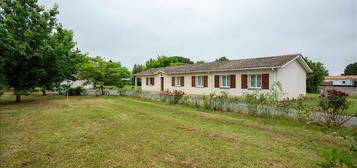 Maison de plain-pied  à vendre, 7 pièces, 6 chambres, 156 m²