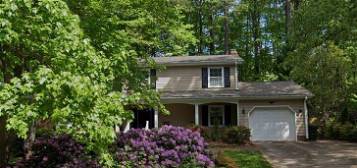 1032 Manchester Dr, Cary, NC 27511