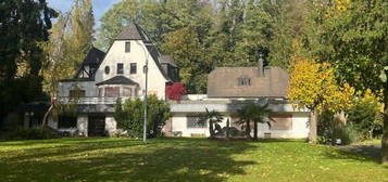 Großes Anwesen mit Büro/Praxisanbau aus 1986 mit parkähnlichem Garten in Hennef-Bröl