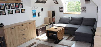 Moderne 2.5-Zimmer Dachgeschoßwohnung mit Parkplatz
