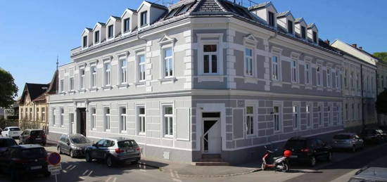 PRACHTVOLLER STILALTBAU, GEPFLEGTE ERDGESCHOSSWOHNUNG, BESTLAGE KORNEUBURG