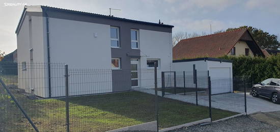 Pronájem  rodinného domu 180 m², pozemek 808 m²