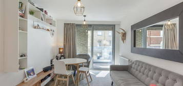 Flat to rent in Cadence, Dalston Curve, Dalston N16