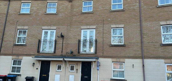 4 bed terraced house to rent