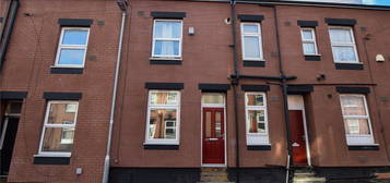 2 bed terraced house to rent