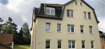 Gemütliche 2-Zimmer-Wohnung im Dachgeschoss, mit EBK und Südbalkon in Reichnhain!