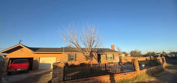 601 Honeysuckle St, Odessa, TX 79761