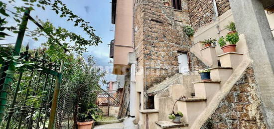 Trilocale Borgo San Martino 45, Centro, Zagarolo