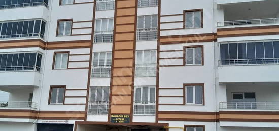 ÇAĞAN GAYRİMENKUL'DEN 140M2 SIFIR LÜX 3+1 DAİRE