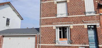 Maison  à vendre, 6 pièces, 4 chambres, – m²