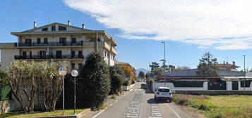 Morena bilocale con balcone e posto auto