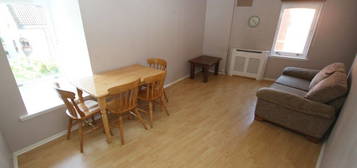 2 bed flat to rent