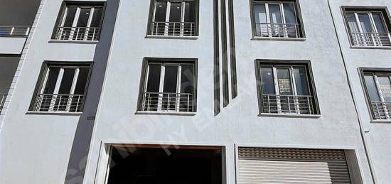 HAKAN YANIK EMLAKTAN KİRALIK 3+1 186 M2 LÜX SIFIR DAİRE