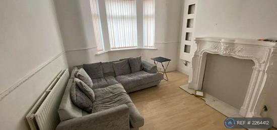 2 bedroom terraced house