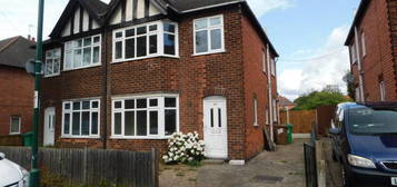 3 bedroom semi-detached house