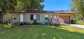 130 Jackson St, Oconto Falls, WI 54154