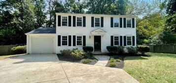 5035 Kenerson Dr, Fairfax, VA 22032