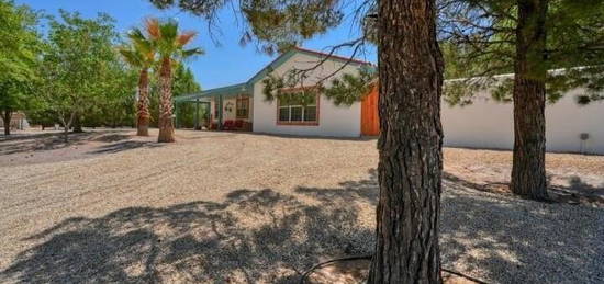 245 Hurt Rd, Radium Springs, NM 88054