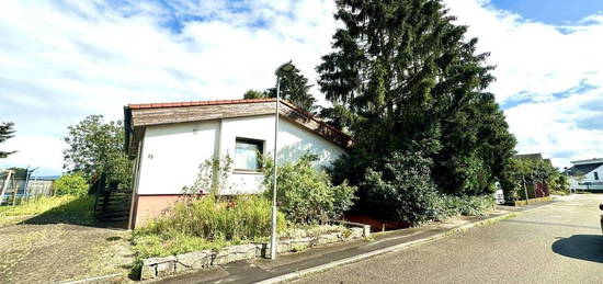 Einzigartiger Bungalow in ruhiger Ortsrandlage mit großem Garten und Ausbaupotenzial