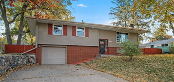 2172 Van Dyke St N, Maplewood, MN 55109