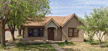 220 S  Avenue G, Portales, NM 88130