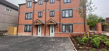 2 bed flat to rent