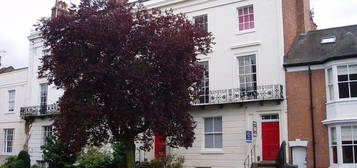 Flat to rent in Leam Terrace, Leamington Spa CV31