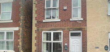 2 bedroom semi-detached house to rent