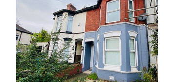 4 bed semi-detached house to rent