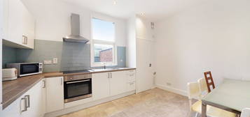 4 bed flat to rent